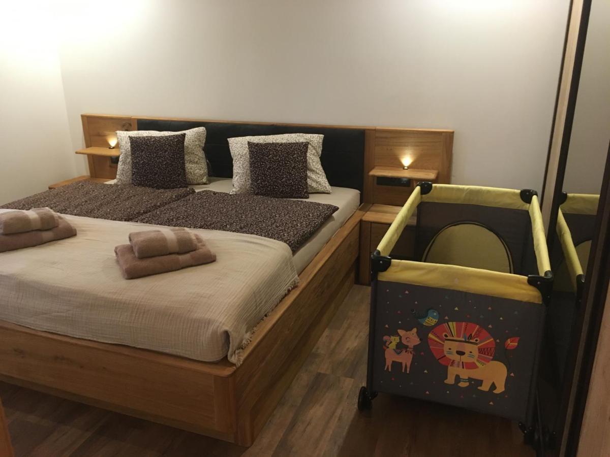 Apartman S Vyhladom Na Stity Ovruc 312 Strbske Pleso Exterior photo